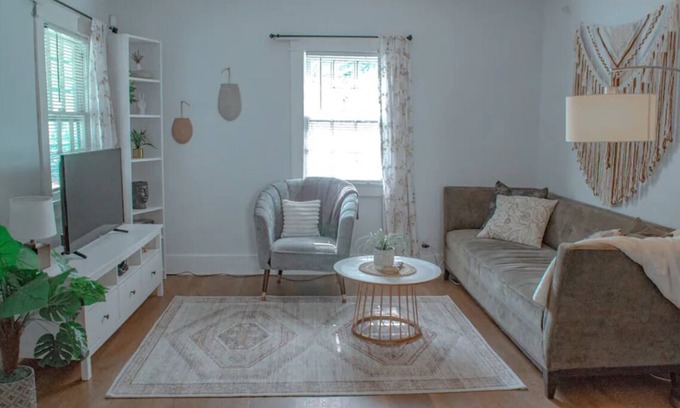 Hadley - Washington Casa | Adorable home with convenient access to Nashville
