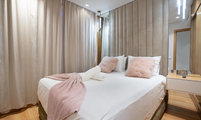 Casablanca Apartamento | Adorable King Bed Flat .Perfect for long Stays
