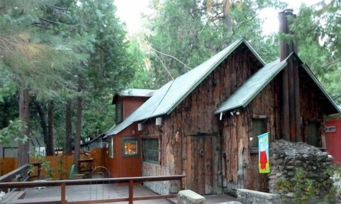 Camp Nelson Cabina | Adorable cottage admite mascotas ubicado en las secuoyas gigantes!