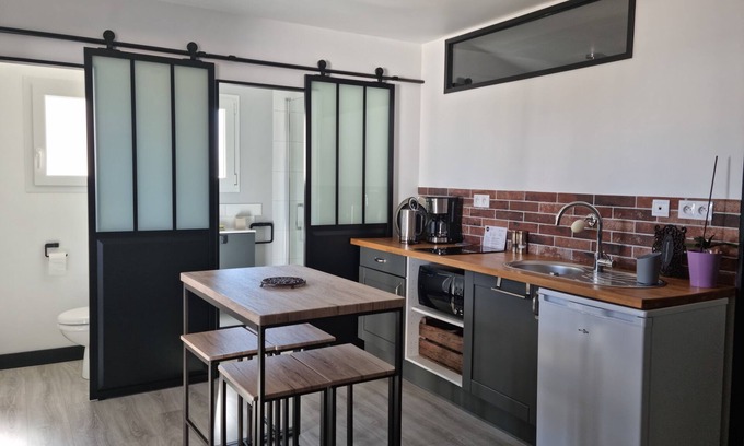 Angliers Cabaña | Adorable quiet cottage near the sea