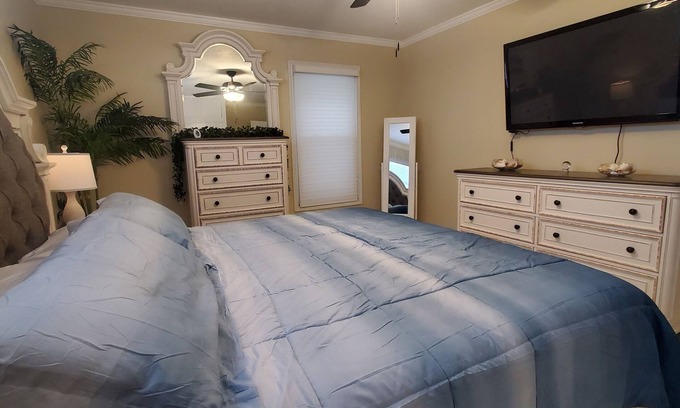 South Side Casa | Adorable Southside Cottage