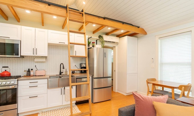St. Elmo Improvement League Cabaña | Adorable St Elmo Tiny House