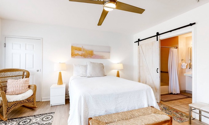 Gulf Place Apartamento | Adorable estudio a dos pasos de la playa: piscina compartida y canchas de tenis.