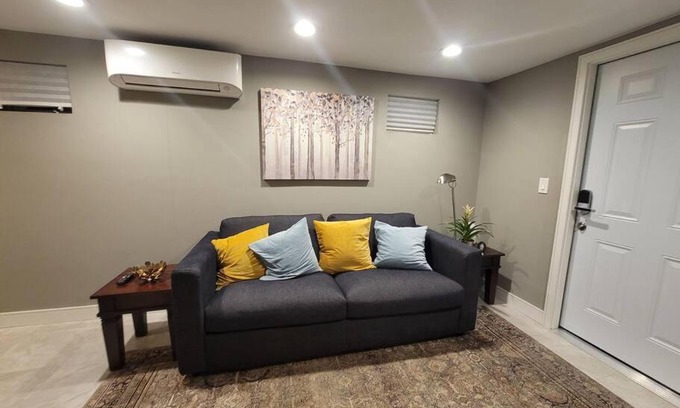 San Leandro Apartamento | Adorable Studio with Indoor Fireplace