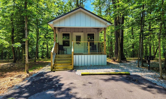 Guntersville Apartamento | Adorable Tiny House Cabin- Lake Guntersville