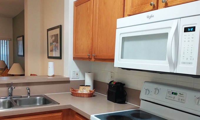 Lake Berkley Casa | Adorable Townhouse at Magic Resort no fees-1064