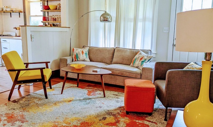 Kitty Hawk Cabaña | Adorable vintage cottage CENTRAL LOCATION Dog friendly and 7 night discount