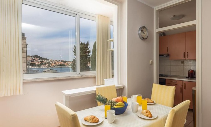 Gruz Apartamento | Adriatic Charm: Coastal Heaven of Dubrovnik