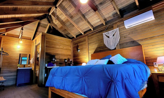 Soliman Bay Cabina | Adults Luxury Jungle Cabins
