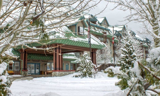South Lake Tahoe Complejo | Adventure Awaits at Hilton Vacation Club Lake Tahoe : Scenic Views & Outdoor Fun
