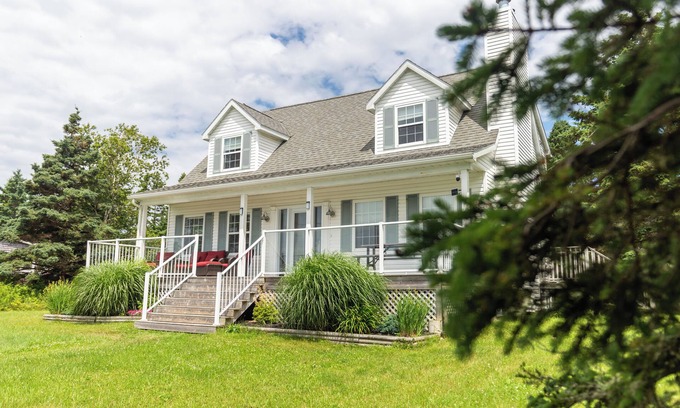 Upper Blandford Casa | The White Cape on the Cove - Un retiro durante todo el año frente al mar