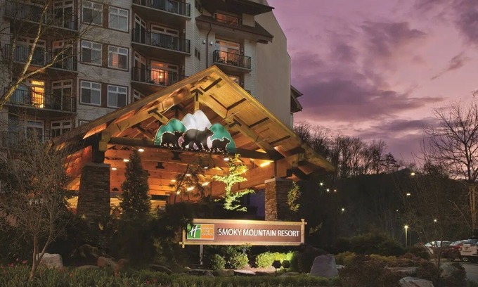 Gatlinburg Complejo | Adventure Awaits at Our 1BR Gatlinburg Getaway – Walk, Splash, Explore!