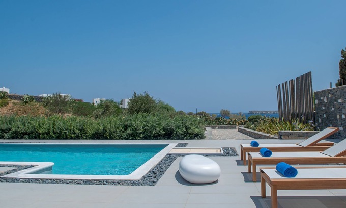 Chrissi Akti Villa | Aelia Master Villa con vistas al mar y piscina privada