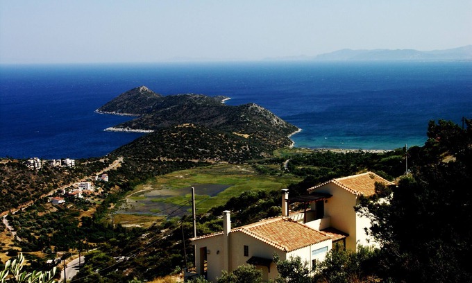 Marathon Villa | Aeolos Villa con vistas a las brillantes aguas del Egeo