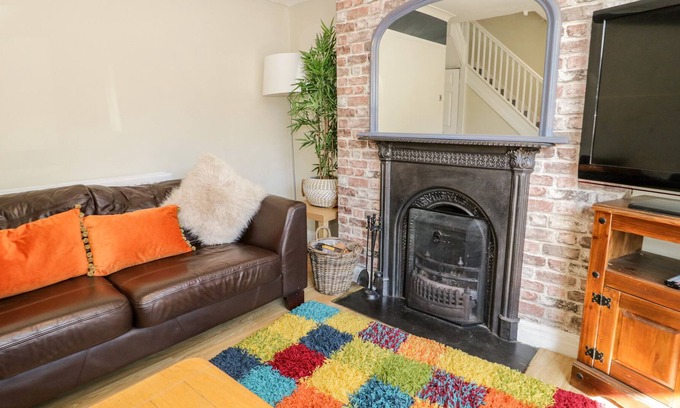 Llanfairfechan Cabaña | AERONFA, pet friendly, with open fire in Llanfairfechan