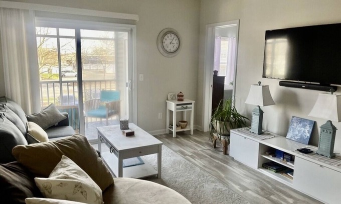 Rehoboth Beach Condominio | Affordable and family friendly. Cozy, oasis by the beaches🏖️☀️ Condo with pool!