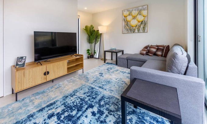 Christchurch Casa | Affordable Comfort 2BR with Carpark