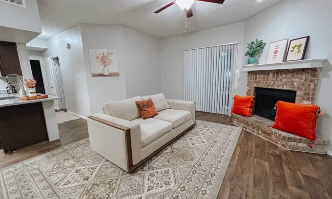 South Side Apartamento | Affordable Family Stay: Kid & Pet Friendly