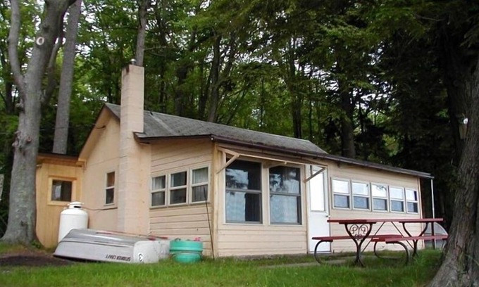 Honor Cabina | Affordable Family Fun on the Platte Lakes Van Hammen Cottage #1