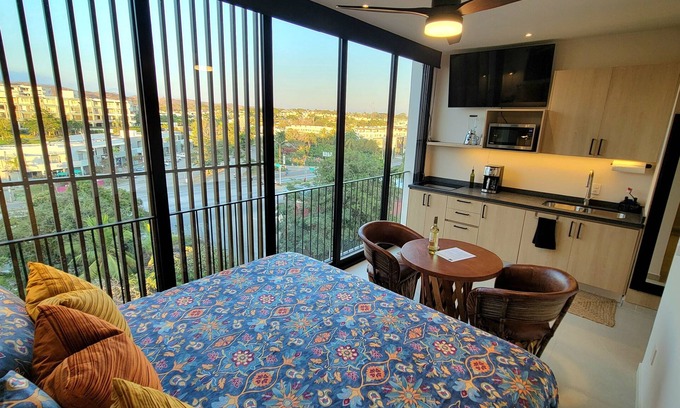 Bucerias Apartamento | Affordable & Inviting Junior Suite - Steps to the Beach - Beautiful Views