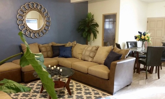 Tamuning Apartamento | Asequible lujo de 2 bd / 1 ba cerca de la playa!