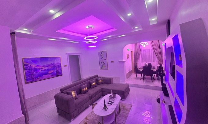 Ilorin Apartamento | Affordable Luxury 2 Bedroom Apartment for short and Long stays