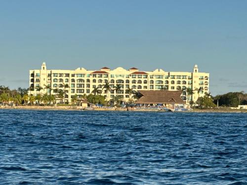 Cozumel Apartamento | Affordable Luxury 3BR The BEST Cozumel has to offer it is The LANDMARK