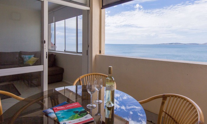 Port Lincoln Apartamento | Unidad moderna y económica frente al mar con fantásticas vistas de la bahía de Boston.