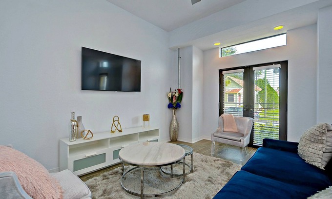 Historic Ybor Condominio | Lujo moderno asequible - 2 BD / 2 baños en YBOR City