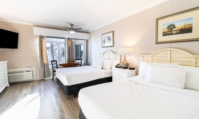 Litchfield by the Sea Apartamento | Affordable Oceanview Efficiency 2nd Flr
