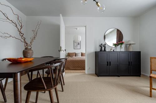 Katarina-Sofia Apartamento | Affordable stay in creative SoFo - construction work