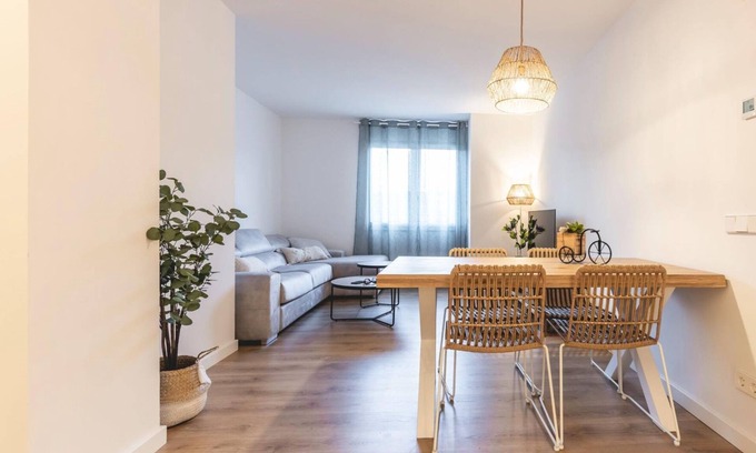 el Mercadal Apartamento | Afra - Apartamento vacacional Girona | Bravissimo