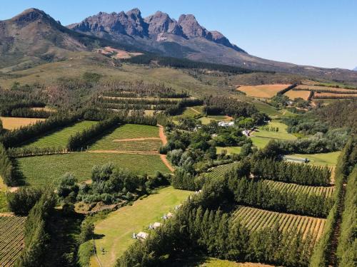 Drakenstein Chalet De Esquí | AfriCamps at Doolhof Wine Estate