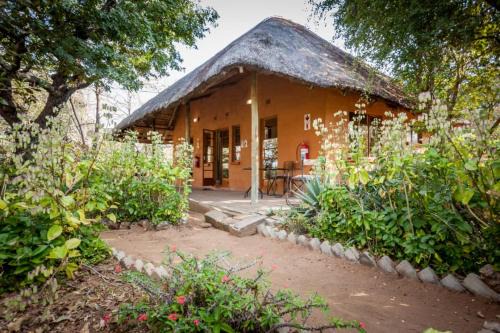 Kasane Chalet De Esquí | African Sunsets (Bophirimo Self-Catering Guest House)