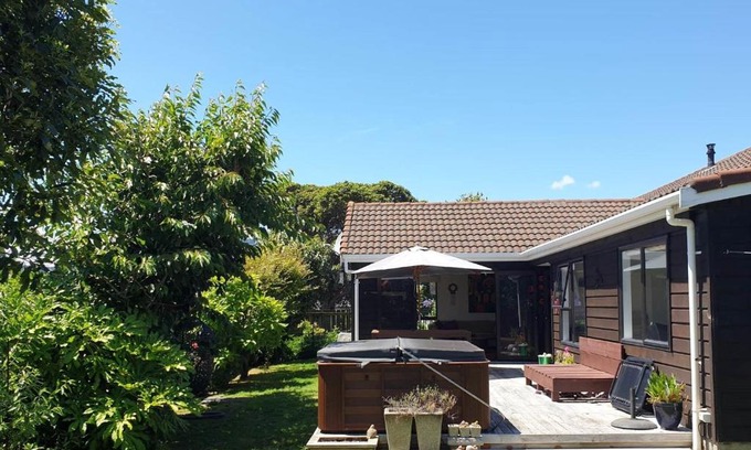 Raumati South Casa | African Touch on Kapiti Coast