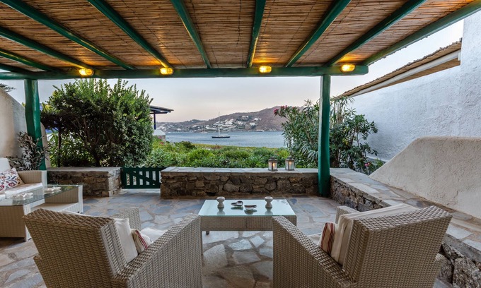 Ornos Villa | VILLA AFRODITA EN EL MAR EN UN RESORT PRIVADO, CON PLAYA Y PISCINA PRIVADAS