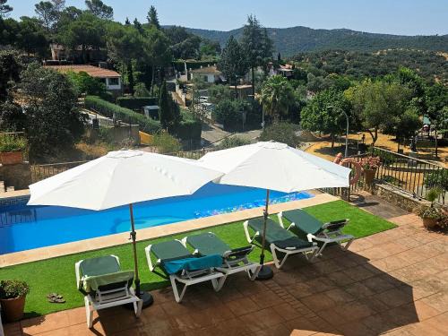 Villaharta Chalet De Esquí | Agradable Chalet con piscina en Villaharta