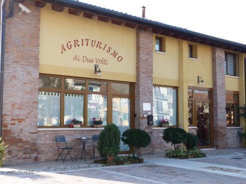 Dossobuono Casa | Agriturismo Ai Due Volti