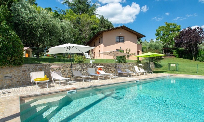 Montelovesco Casa | Agriturismo Il Poggio, two houses sharing a pool, Casa Rosa