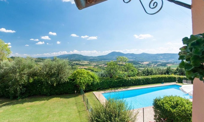 Montelovesco Casa | Agriturismo Il Poggio, Casa Rosa