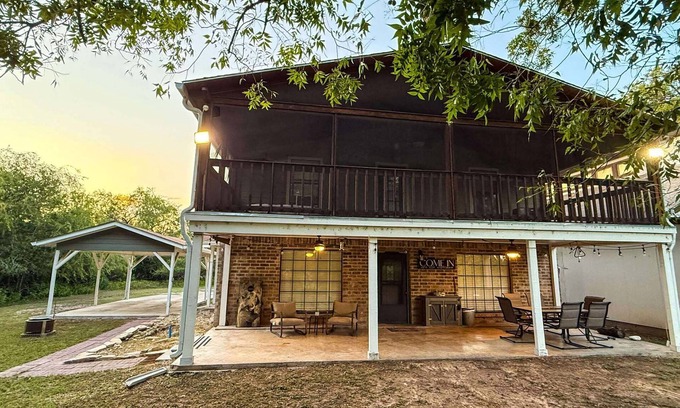 Brackettville Casa | Agua Frio - Tranquil home with Las Moras Creek views