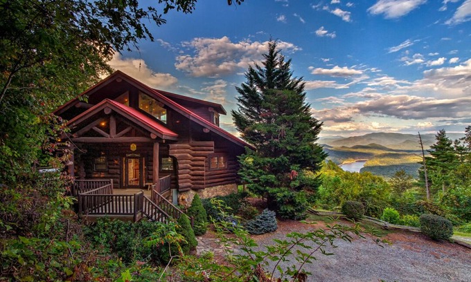 Almond Cabina | Ahh Time Flies at a mountain cabin with scenic view