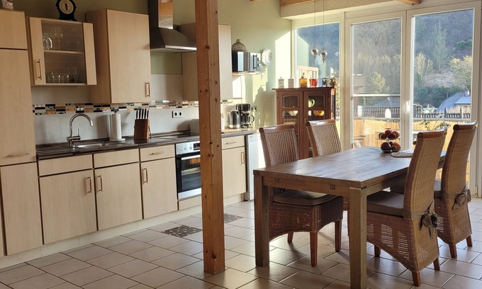 Lohrsdorf Condominio | Ahr Valley Apartamento dúplex de cuatro estrellas Panorama en la casa Alexandra