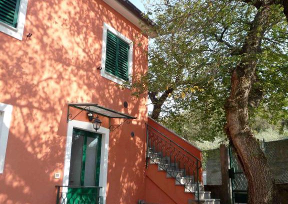 Muggia Cama Y Desayuno | Ai 2 Olmi - monolocali nel verde