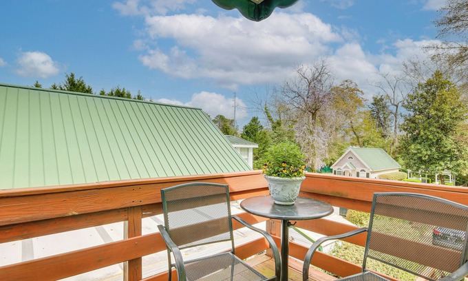 Aiken Apartamento | Aiken Apt w/ Garden-View Balcony: Half-Mi to Dtwn!