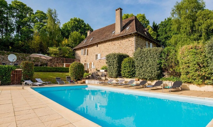 Saint-Pierre-de-Frugie Villa | Aillac Farmhouse - Cuatro Habitaciones Villa, Capacidad 11