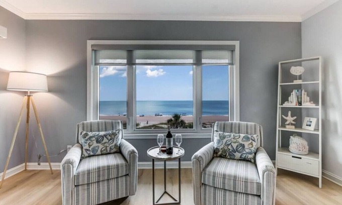 Fernandina Beach Condominio | AIP RESORT,2 OCEANFRONT BEDROOMS AND BALCONIES , STEPS TO THE BEACH AND THE POOL