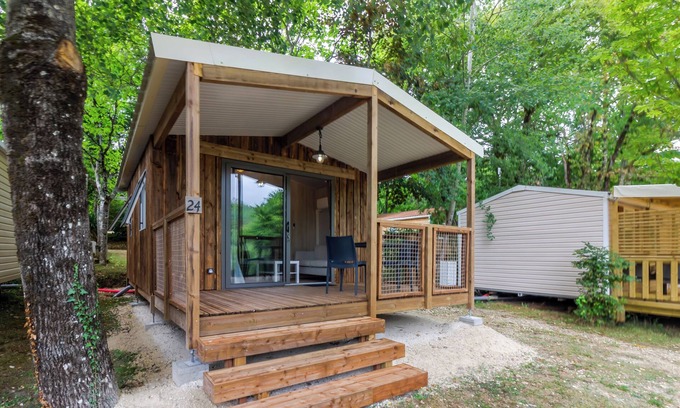 Saint-Martial-de-Nabirat Chalet De Esquí | Casa móvil con aire acondicionado, piscina y estanques – Périgord Noir, cerca de Sarlat