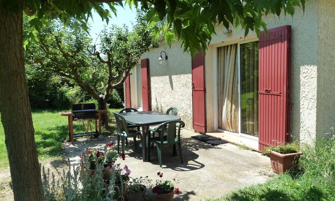 Pernes-les-Fontaines Casa | Casa con aire acondicionado de 70 m2 con jardín tranquilo