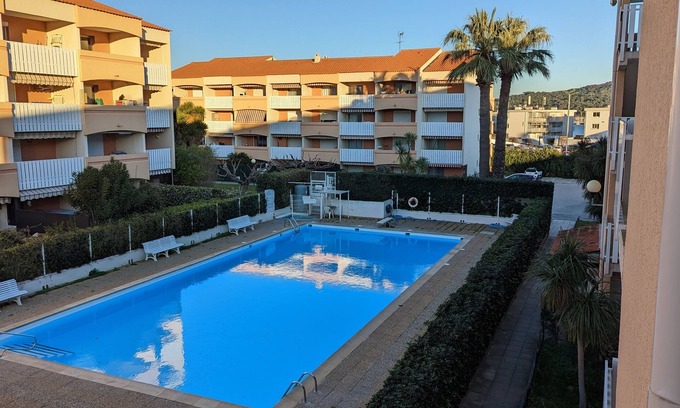 Les Sablettes Apartamento | Air-conditioned T2 apartment 5 minutes' walk from Les Sablettes beach LLS1